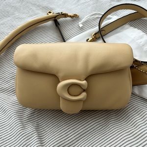 Coach Pillow Tabby 18 with extra chain